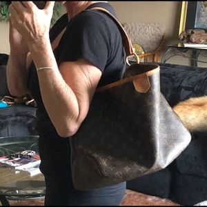 Louie Vuitton delightful